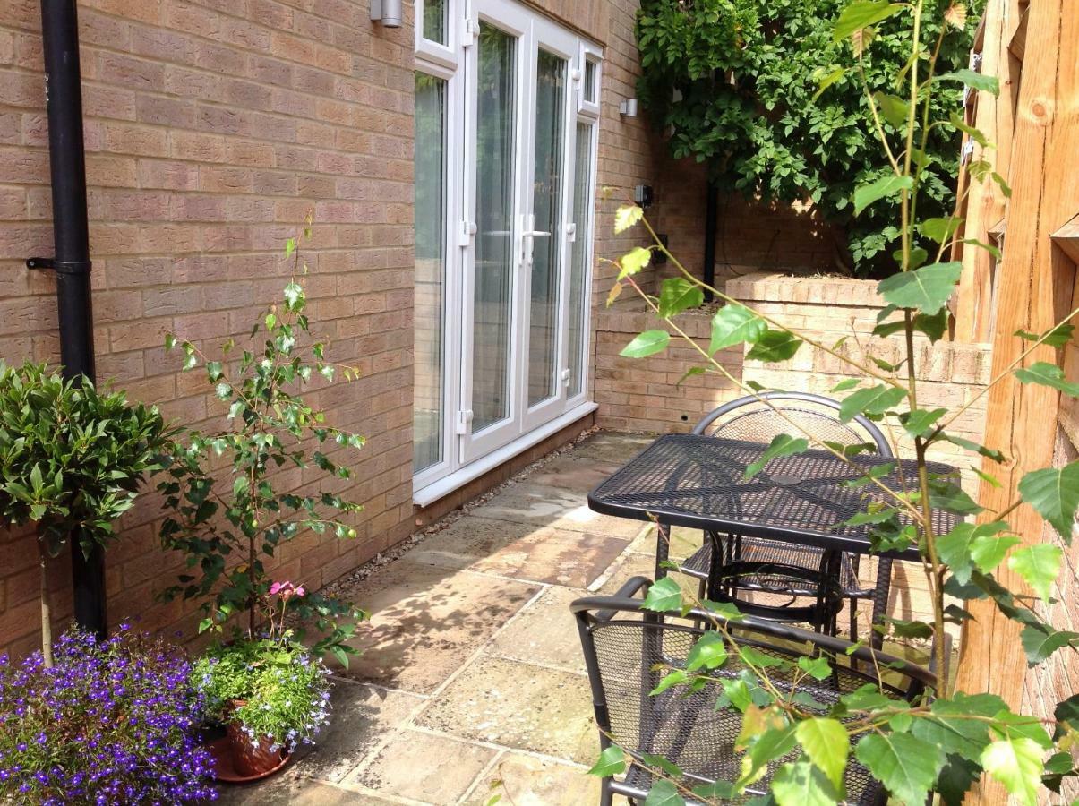 Oxford Apartments 1 Екстер'єр фото