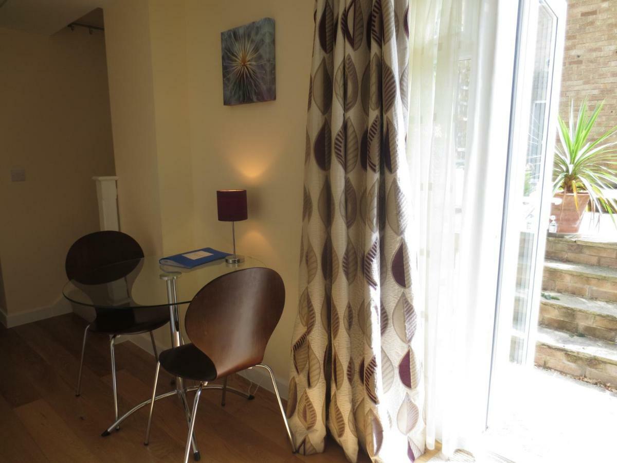 Oxford Apartments 1 Екстер'єр фото